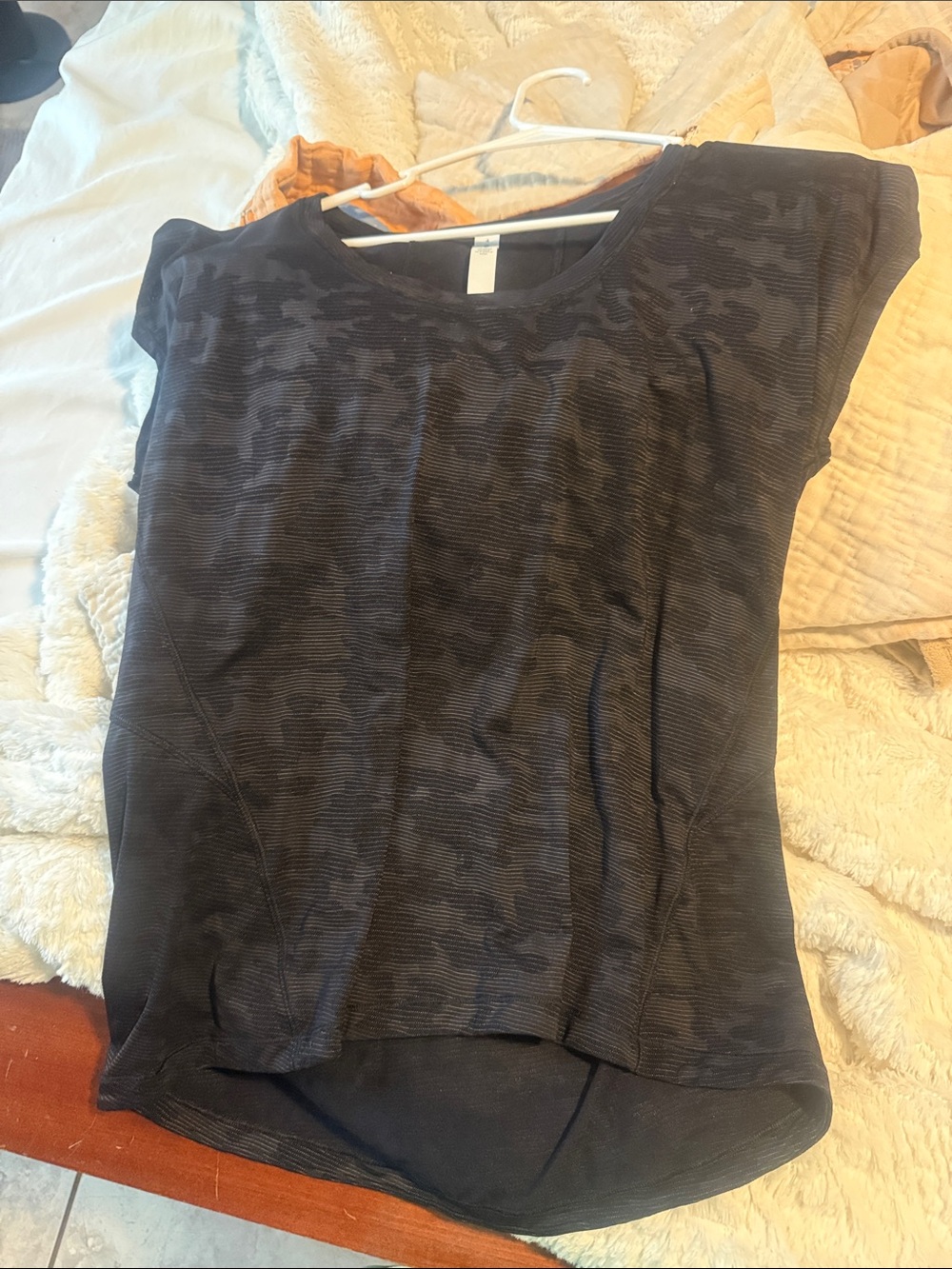 Lulu top size 4